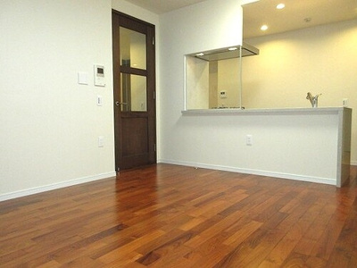 【居間・リビング】 | ロイヤルシーズン新宿柏木 | リビングダイニング　別角度　※内装前