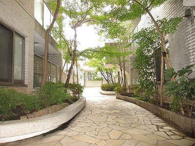 【その他】 | ロイヤルシーズン新宿柏木 | 共用通路