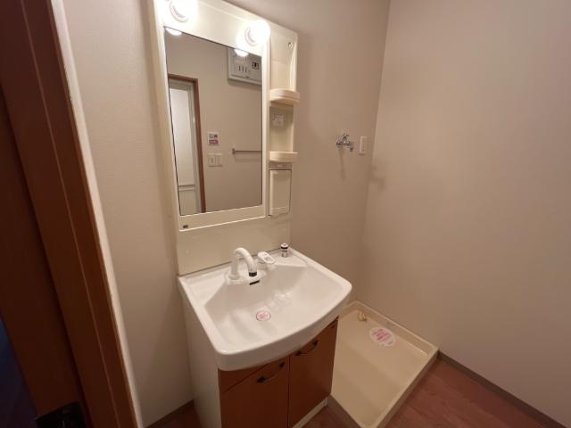 ウイステリアGの洗面所|洗髪洗面化粧台