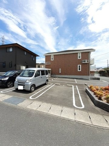 フィオーレＡの駐車場