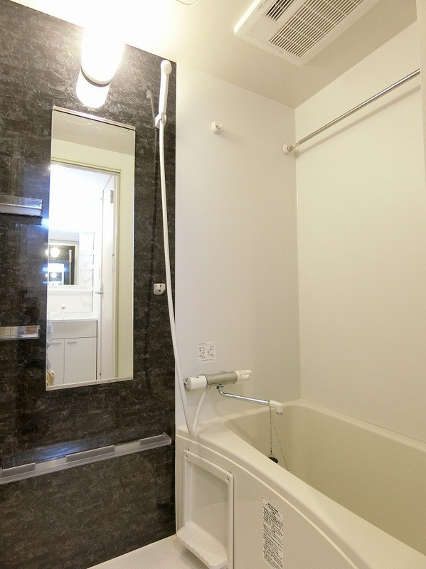 リブリ・三鷹の浴室