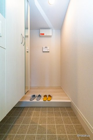 グランスクエア　Ⅱ番館の玄関