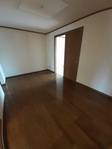 アエラⅡＢ棟の居間・リビング|こちらの居間で趣味の時間をお楽しみください