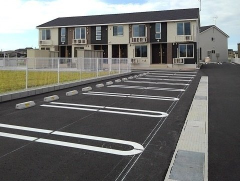 サニーハイムＡの駐車場|駐車場があるので、車を買う予定の方も安心です