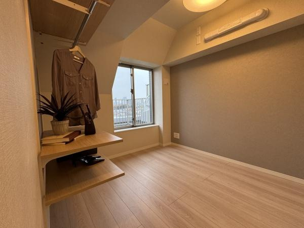 【洋室】 | イニシアイオ目黒学芸大学 | 日当たりが良く気持ちの良い居室です♪