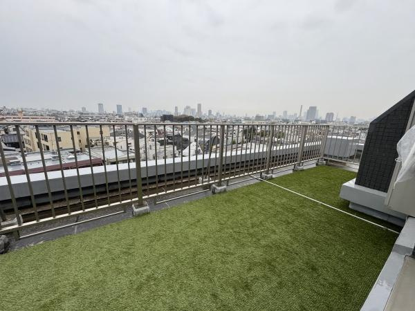 【バルコニー】 | イニシアイオ目黒学芸大学 | 広々としたバルコニー♪