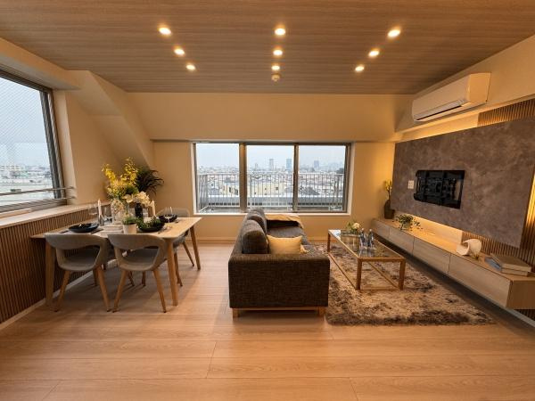 【居間・リビング】 | イニシアイオ目黒学芸大学 | ダイニングテーブルを置いても、広々リビングです♪インテリアが合わせやすりレイアウトです♪