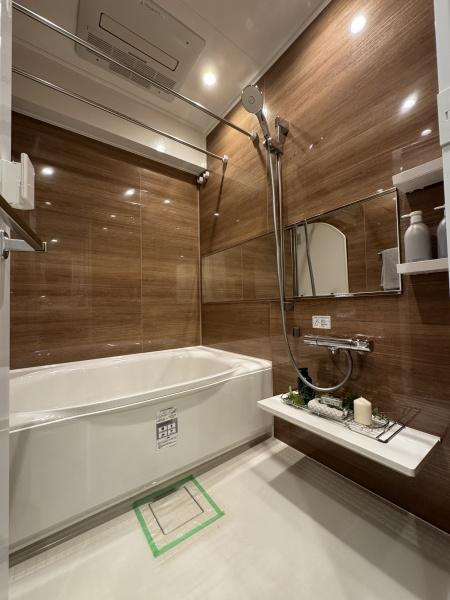 イニシアイオ目黒学芸大学の浴室|ゆったりとお過ごしいただけるバスルームです。心と身体の疲れを癒してくれる安らぎの空間♪