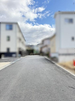 【前面道路含む現地写真】 | 閑静な住宅地