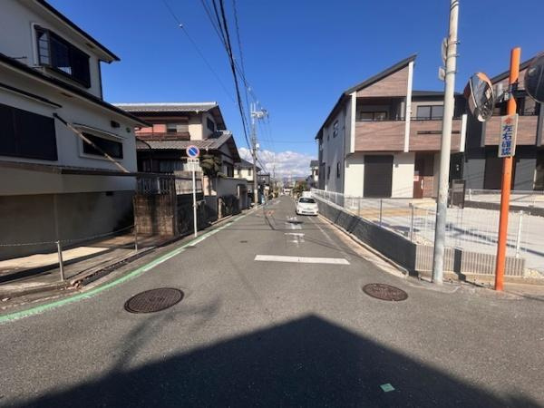 【前面道路含む現地写真】