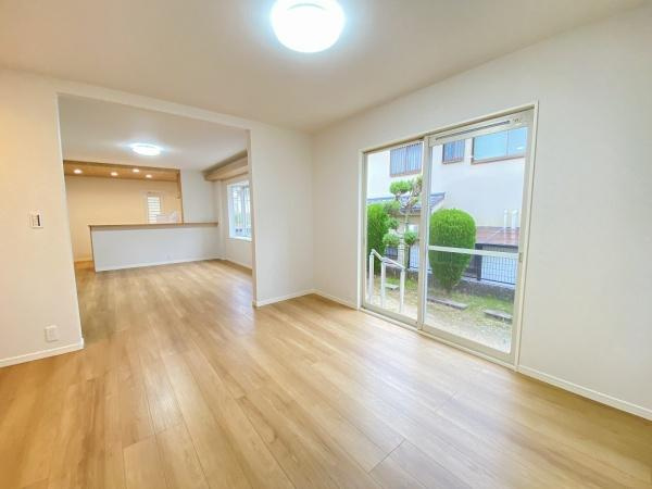 【居間・リビング】 | 西区樫野台4丁目　中古戸建