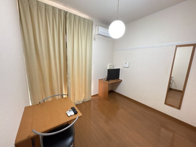 レオパレスエクレールの居間・リビング|ゆったりとした居間です