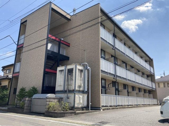 レオパレスあらまきの外観|外はこのようになっています