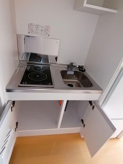 レオパレスＬＡＦＯＲＥＴⅠのキッチン|きれいなキッチンです