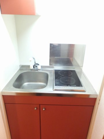 レオパレスＥＡＳＥⅢのキッチン|２口ラジエントヒーター設置済み