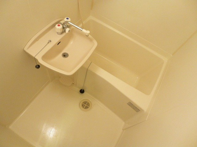 レオパレス広瀬の浴室|浴室換気乾燥機付です♪