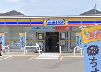 レオパレスクォーレの周辺