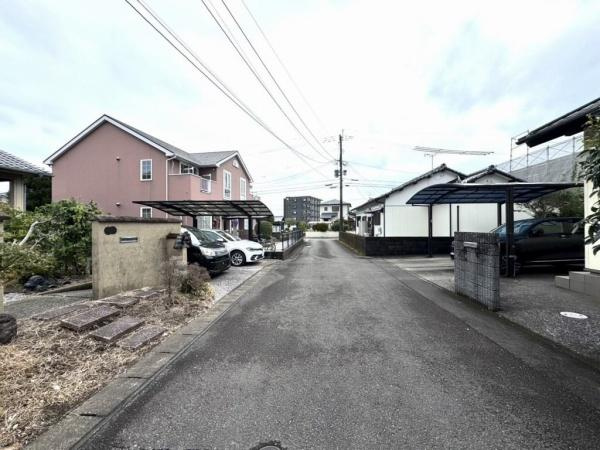 新別府町城元・中古戸建の前面道路含む現地写真