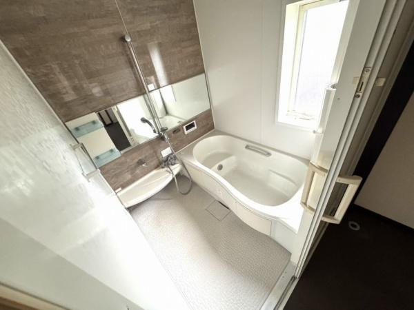 新別府町城元・中古戸建の浴室