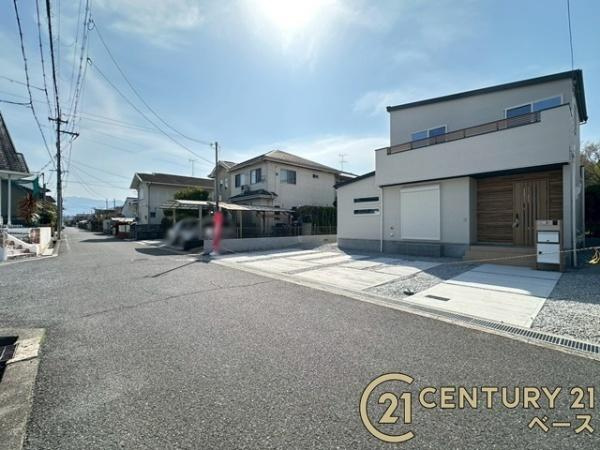 香芝市真美ケ丘５丁目 ／新築一戸建の前面道路含む現地写真