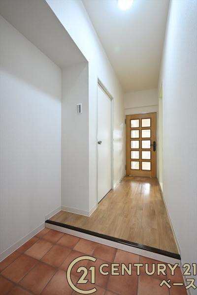 サングレース大和高田の玄関|■現地撮影写真■こちらは玄関から見た内装写真です
