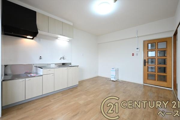 サングレース大和高田のキッチン|■現地撮影写真■ご家族でくつろいでいただける広々したＤＫ！