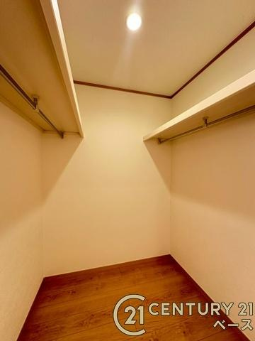 香芝市旭ケ丘５丁目　一戸建の収納|■現地撮影写真■冬物のコートや季節のものなどたくさんしまえる広さ！
