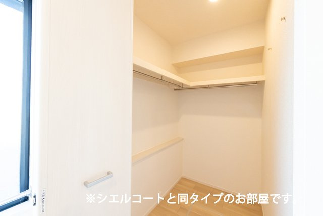 ラ　ペ　フランⅠの収納|収納豊富です