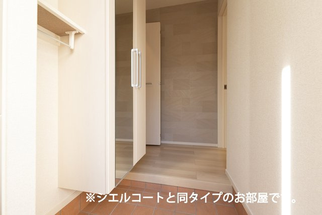 ラ　ペ　フランⅠの玄関|落ち着いた玄関です