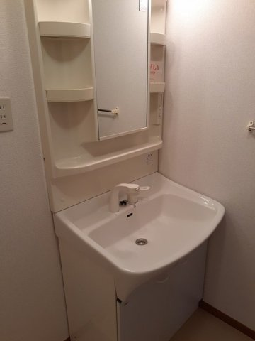 セルカ・エスタシオンＡの洗面所|スペースが確保できる洗面所です