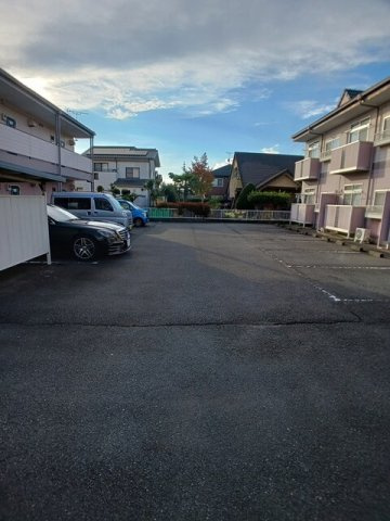 シャルムⅠの駐車場|駐車スペースもあります