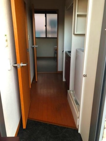 レオパレスＷ　Ｋハイツの玄関