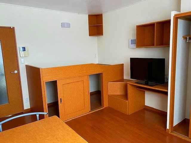 レオパレスＷ　Ｋハイツの居間・リビング