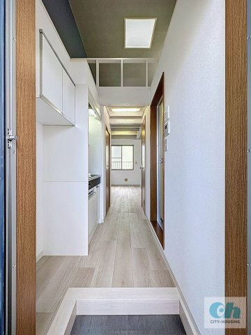 蒲田弐番館 205号室の玄関