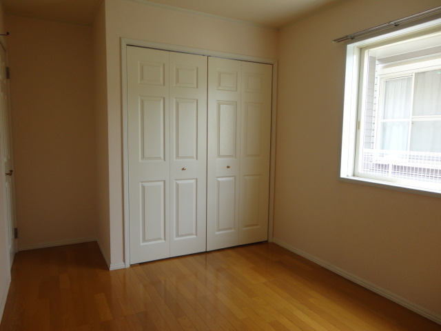 グランアベニュー真美Bの寝室