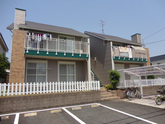 グランアベニュー真美Bの外観