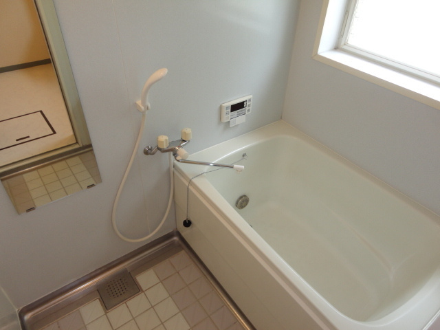 グランアベニュー真美Bの浴室