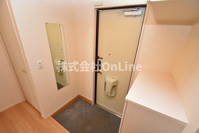 おばつじアイビーコートB棟の玄関