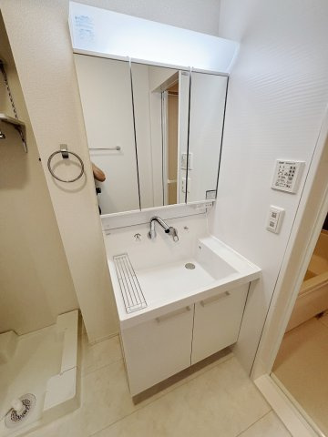 GROVEの独立洗面台