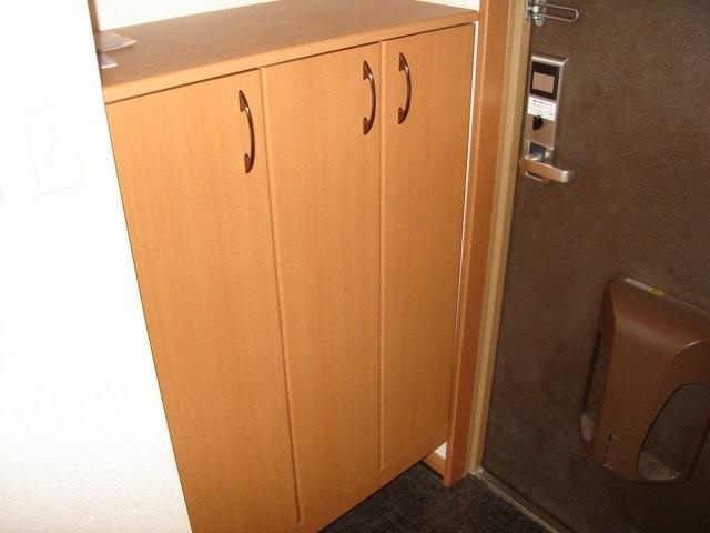 グリーン・コートの玄関|玄関