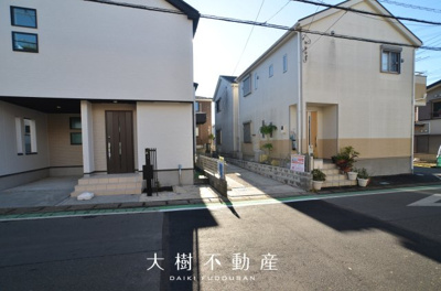 【前面道路含む現地写真】 | 綾瀬市落合北4丁目 新築戸建て 全2棟【仲介手数料無料】 | 宅地建物取引士による不動産のご説明・現地のご案内、住宅金融普及協会住宅ローンアドバイザーが住宅ローンのアドバイスから融資実行までのお手伝いをしっかりサポートします♪