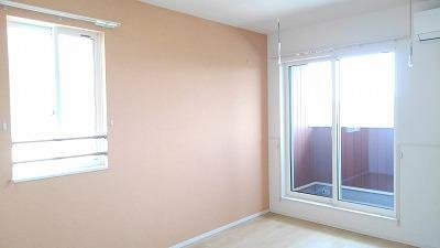 コンフォルト　カーサ　Ｅの居間・リビング