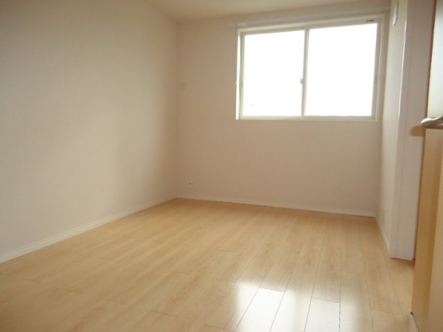 サニーヴィレッジの内装|南側洋室