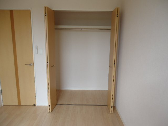 サニーヴィレッジの収納|南側洋室収納