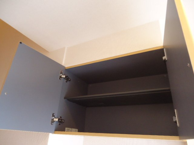 サニーヴィレッジの収納|玄関吊棚