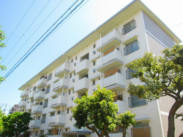新多聞第三住宅　211号棟の外観