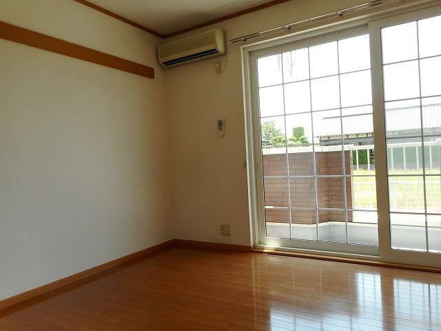 ロメオ　エステートⅠの居間・リビング|ゆったり過ごせる居間です