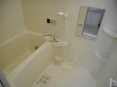 【浴室】 | ロメオ　エステートⅠ | きれいなお風呂です