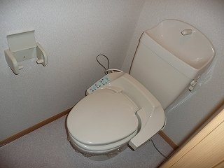 【トイレ】 | ロメオ　エステートⅠ | 落ち着いたトイレです