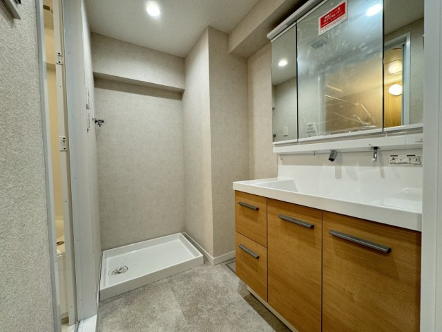 真栄マンション植田の独立洗面台